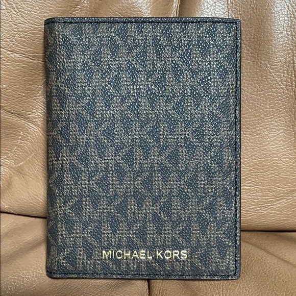 Michael Kors Handbags - Michael Kors passport holder